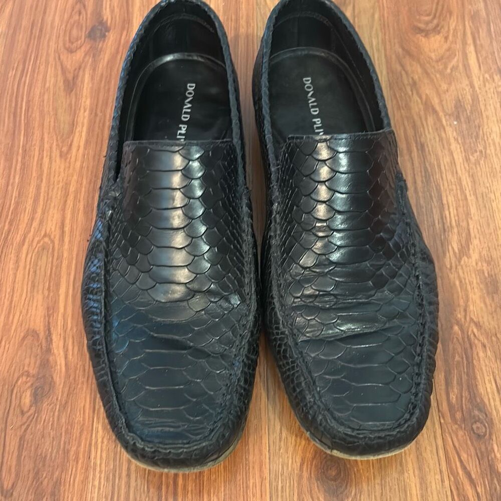 Donald J Pliner Black, leather croc embossed men's loafers size 9.5 made in Braz